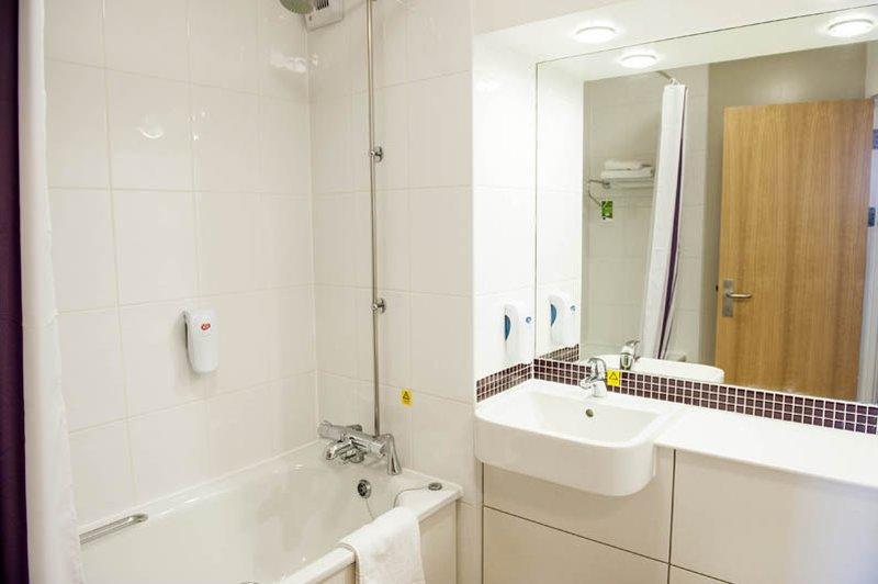 Premier Inn Wolverhampton City Centre מראה חיצוני תמונה
