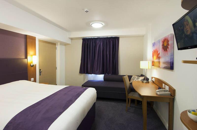 Premier Inn Wolverhampton City Centre מראה חיצוני תמונה